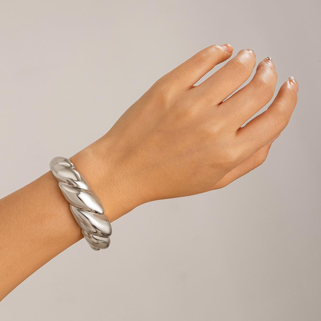 1 Pcs Exaggerated Spring Bangle Open Bracelet Punk Gold Silver Color Hip Hop Geometric Metal Cuff Wide Bangles for Women Jewelry Femme Accessories