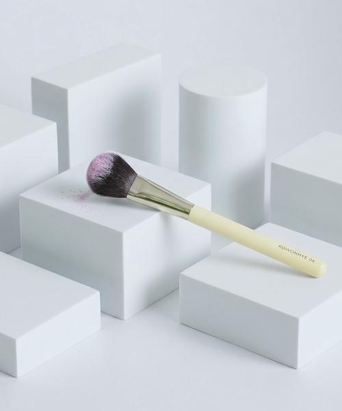 Mustaev Kowonhye 04 Blush Brush