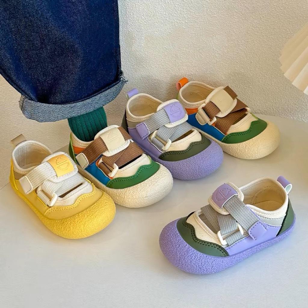 Детские спортивные сандалии 2025 весна и лето новые для мальчиков и девочек уличная обувь для хайкинга контрастного цвета парусиновая обувь большеголовые уродливые милые туфли