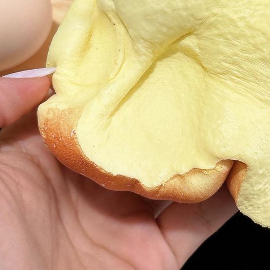 Artificial Fake Bread Squeeze Toy Scented Soft Slow Rising Toy Realistic Bread Shaped Fidget Toy for Anxiety Stress Stress