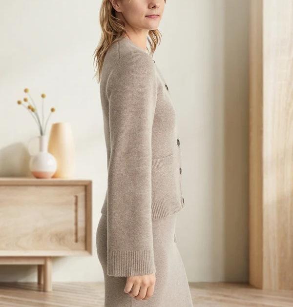 European and American independent station sweater jacket women's spring and autumn new soft waxy lazy wind knitted cardigan