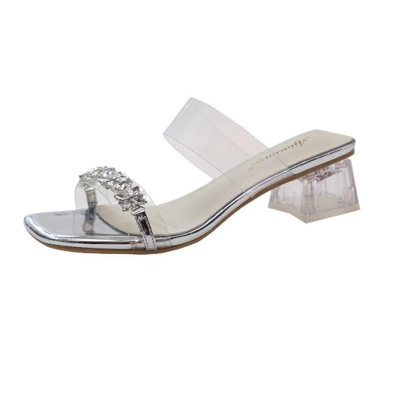 Прозрачные тапочки со стразами, женская летняя верхняя одежда 2025 года, новые босоножки с одним словом и кристаллами, толстый каблук, французская фея, высокие каблуки