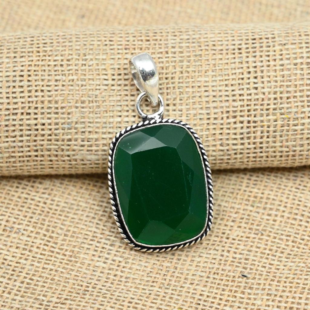 Green Onyx Gorgeous Gemstone 925 Sterling Silver Handmade Pendant Jewelry