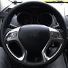 Чехол на руль автомобиля для Hyundai ix35 Tucson 2 2011 2012 2013 2014 2015 DIY черный, ручная вышивка, кожа из микрофибры