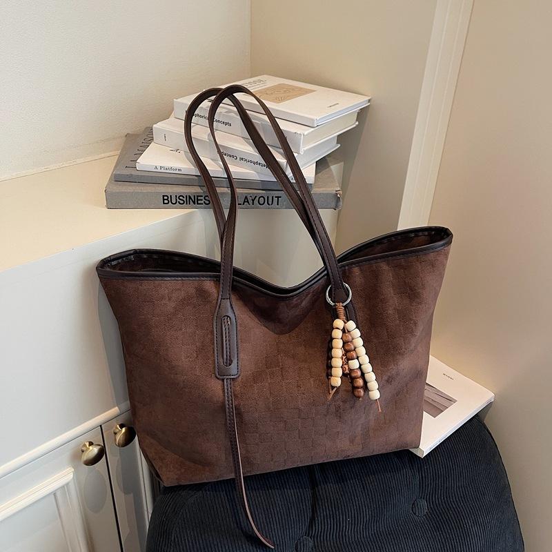 Женская сумка-тоут большой вместимости 2025 новая осенне-зимняя универсальная матовая ретро сумка на плечо замшевая рабочая сумка для поездок