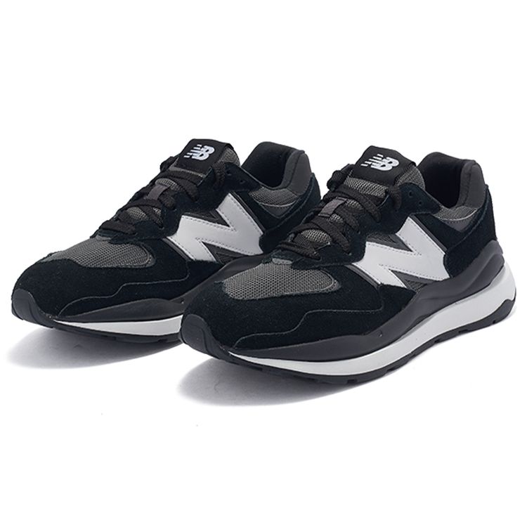 New Balance 57/40 Черно-белый Унисекс M5740CBA