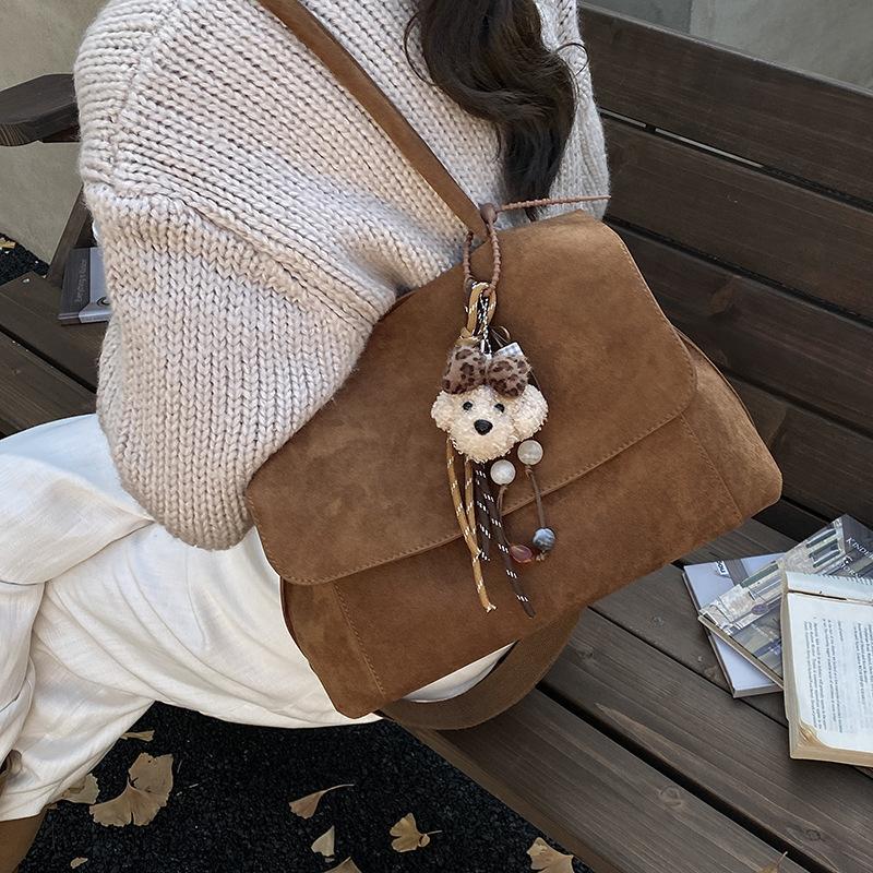 Ретро матовая сумка большой вместимости женская 2025 новая модная дорожная сумка через плечо, сумка-мессенджер для выхода, портативная сумка-тоут