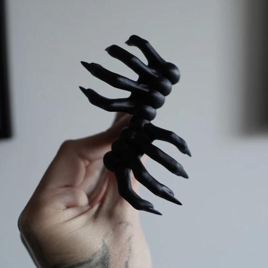 Закладка для книги «Рука дьявола на Хэллоуин» из жуткой смолы «Коготь демона» 3D-маркер для книги, украшение для рабочего стола, аксессуары для чтения, подарок на день рождения