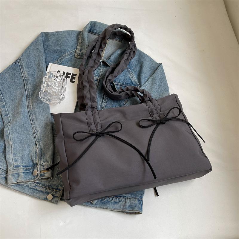 Модная плиссированная сумка большой вместимости женская 2025 весна-лето новая корейская версия простая повседневная сумка-тоут сумка-мессенджер для работы