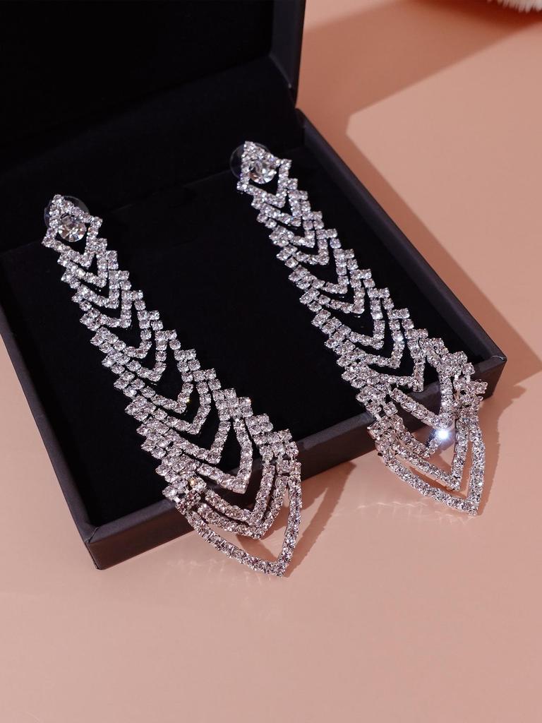 Luxurious Diamond Tassel Earrings: Shimmering, High-End Fashion for Exquisite European & American Style Party Wear.