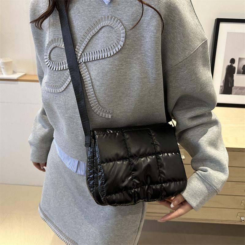 Yogodlns Women Elegant Quilted Shoulder Bags Cloud Pleated Bubbles Crossbody Bag Fashion Simple Solid Color Commute Shopping Bags