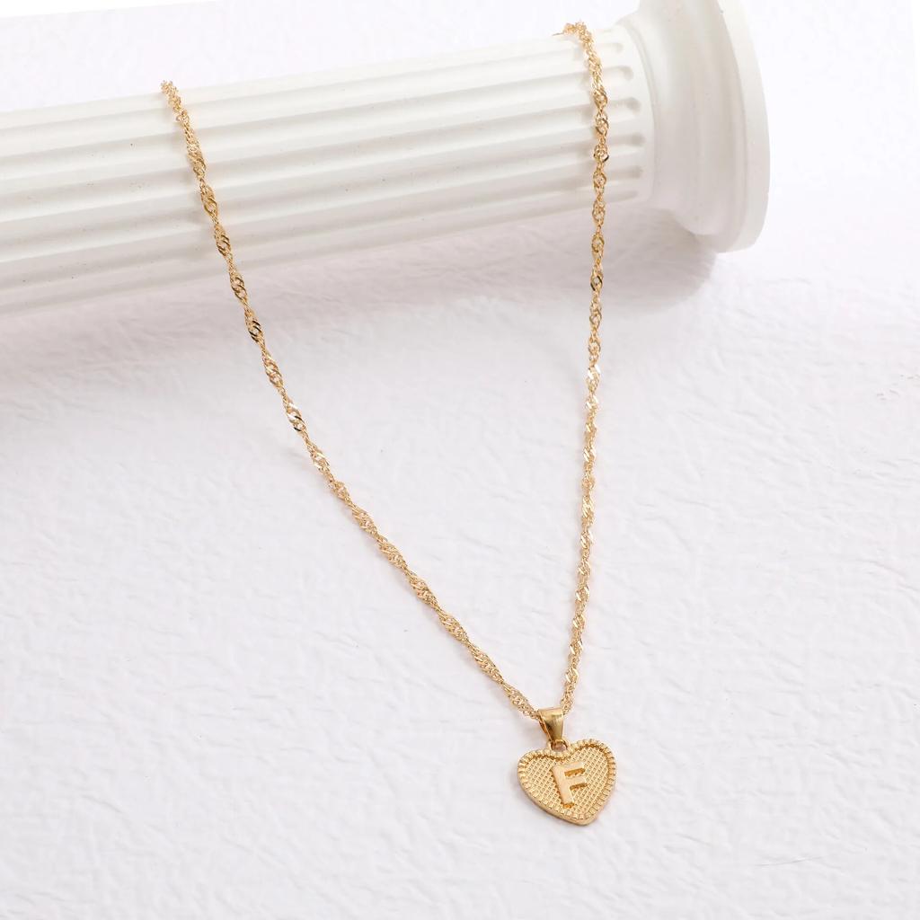 A-Z 26 Initials Name Necklaces Heart Pendant Letter Alphabets Necklace for Women 2023 Female Choker Chains Jewelry Trendy Gifts