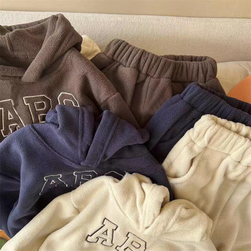 Children's Autumn/Winter Fleece-Lined Pullover Two-Piece Set - Versatile Casual Wear for Boys & Girls