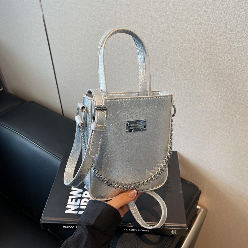 Сумка премиум-текстуры женская весна-лето 2025 новая универсальная модная нишевая корейская версия повседневная сумка-мессенджер