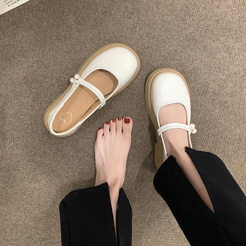 Весна и осень 2024 года, хит продаж, высококачественная женская обувь, однотонные модные женские лоферы с круглым носком и пряжкой в одну линию
