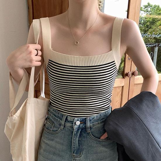 Вязаный жилет в полоску в стиле ретро с квадратным воротником и широкими плечами без рукавов