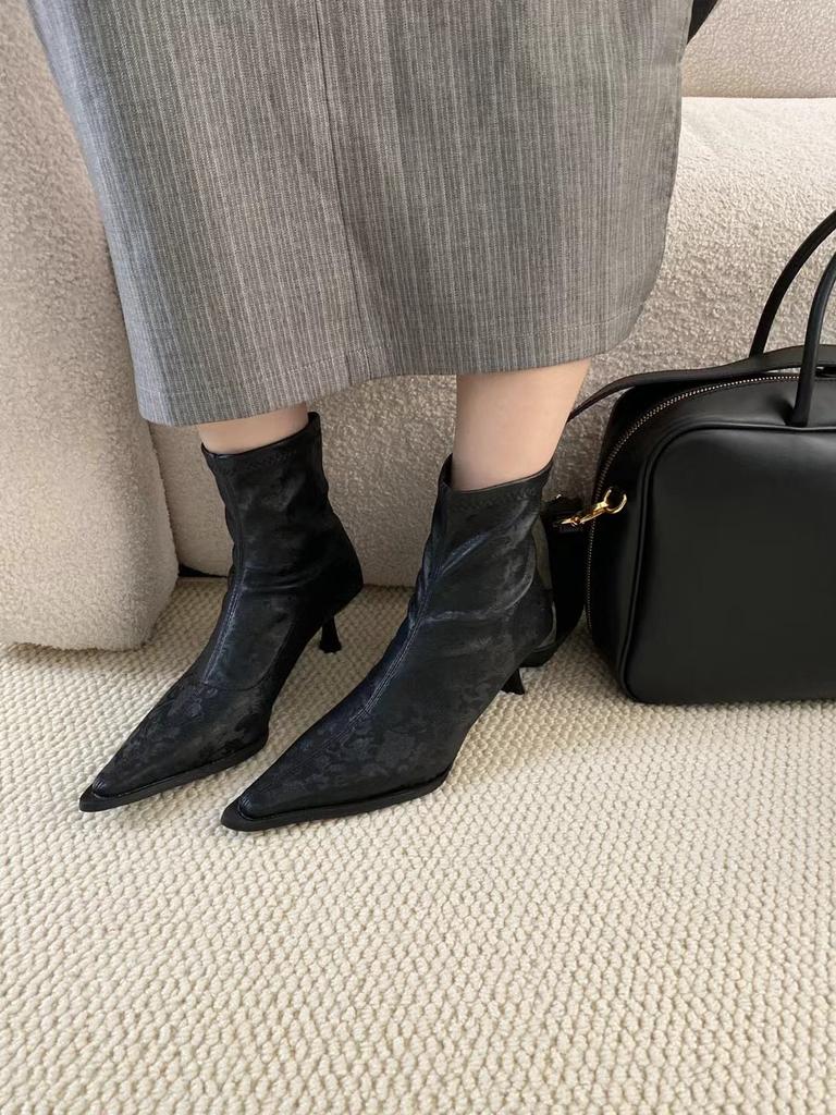 Модные женские ботильоны с острым носком и вышивкой 2024 года, новые поступления, тонкие туфли на среднем каблуке, черные, серебристые, туфли-лодочки для вечеринок, женские размеры 35-39