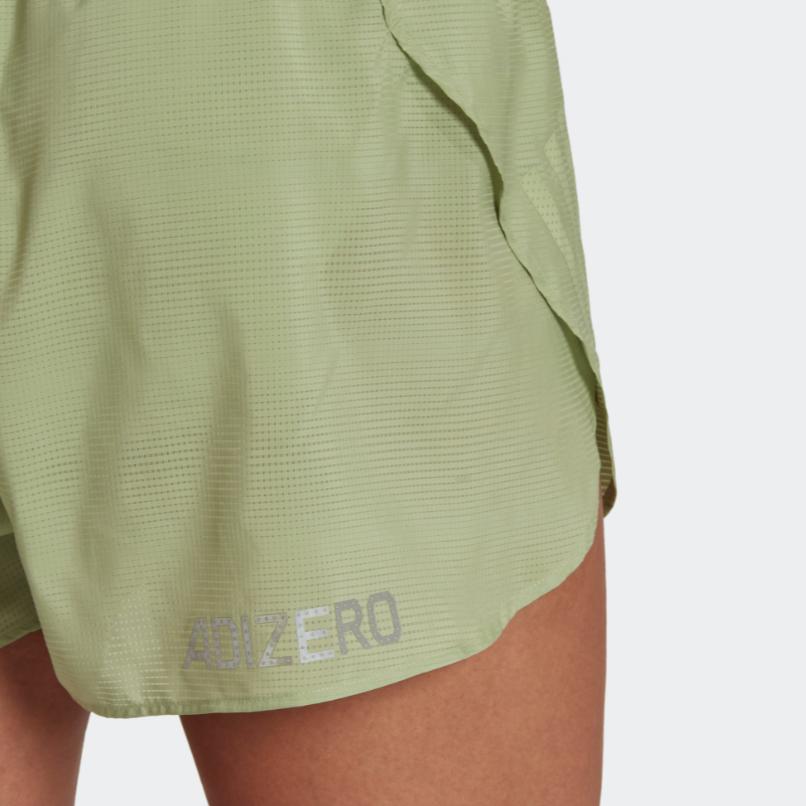adidas Однотонные шорты для бега с принтом логотипа, эластичным поясом и боковыми разрезами, женские плавки зеленого цвета HH7237