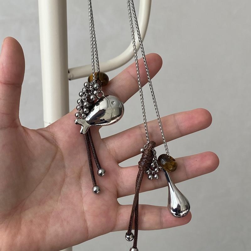 Ожерелье с подвеской-кисточкой в виде грозди винограда для женщин Кожаный шнурок Рыбка Капля воды Длинное ожерелье-свитер Ретро Холодный стиль Ежедневные украшения