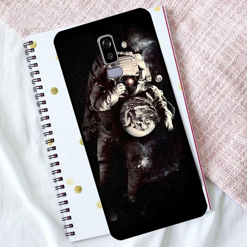 Чехол Астронавт Планета для Samsung Galaxy M21 M13 M54 M34 M14 M56 M36 M16 M31 M11 M53 M32 M52 M35 M55 M15 M06
