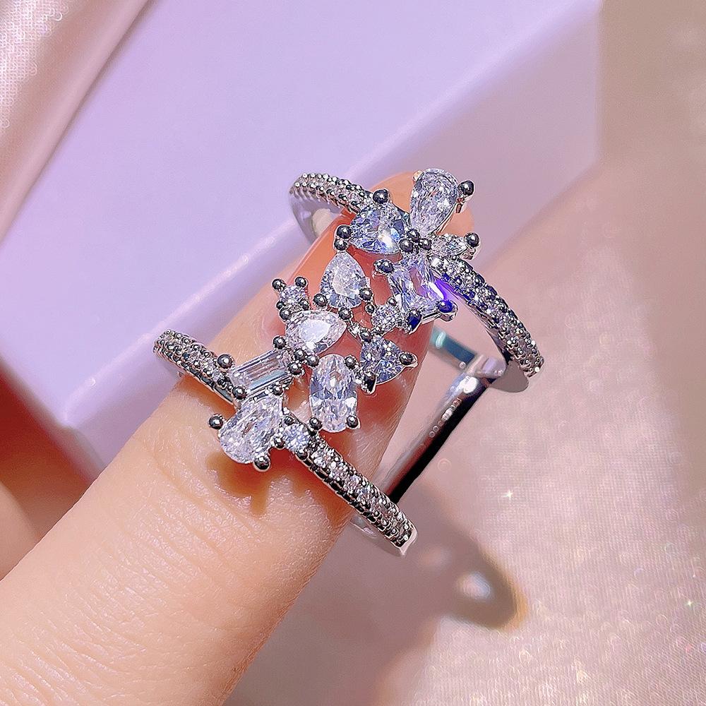 Silver New Flower White Zircon BlingBling Geometric Ring Ladies Party Birthday Fashion Jewelry Gift