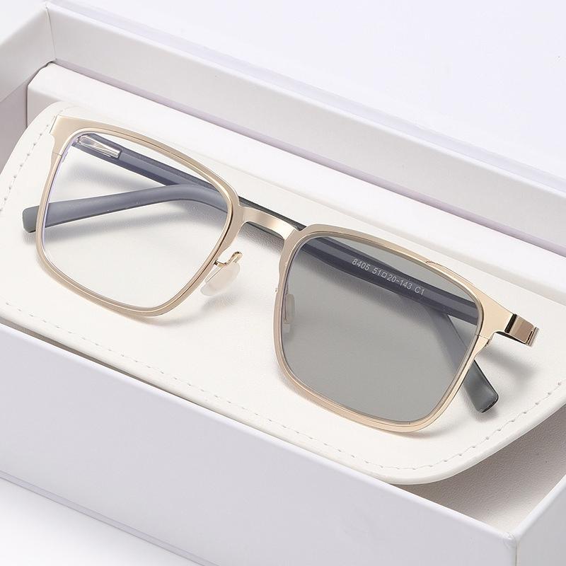 Classic Business Style Photochromic Myopia Glasses Ultra-Lightweight  Temples For Men And Women Full-Frame Eyeglasses