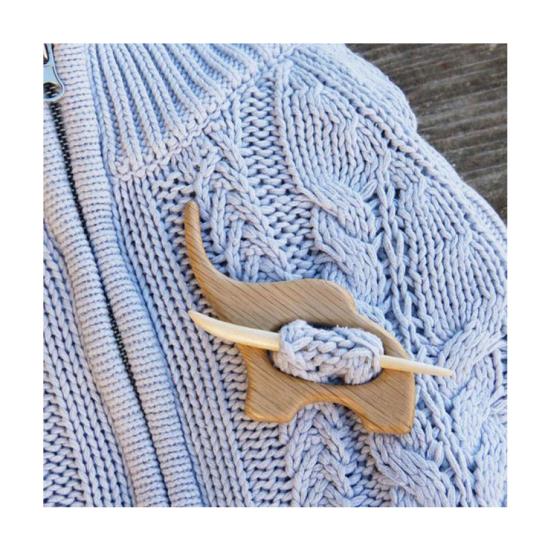 Женский зимний деревянный свитер, брошь в форме животного, шарф с пряжкой, шаль из искусственного шелка, булавка для шарфа, аксессуары для наряда