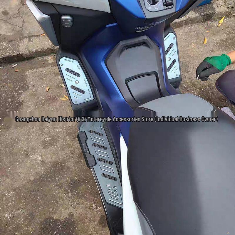 Aluminum Alloy Foot Pegs with Anti-Slip and Anti-Scratch Strips for Forza NSS350 Models 18-25