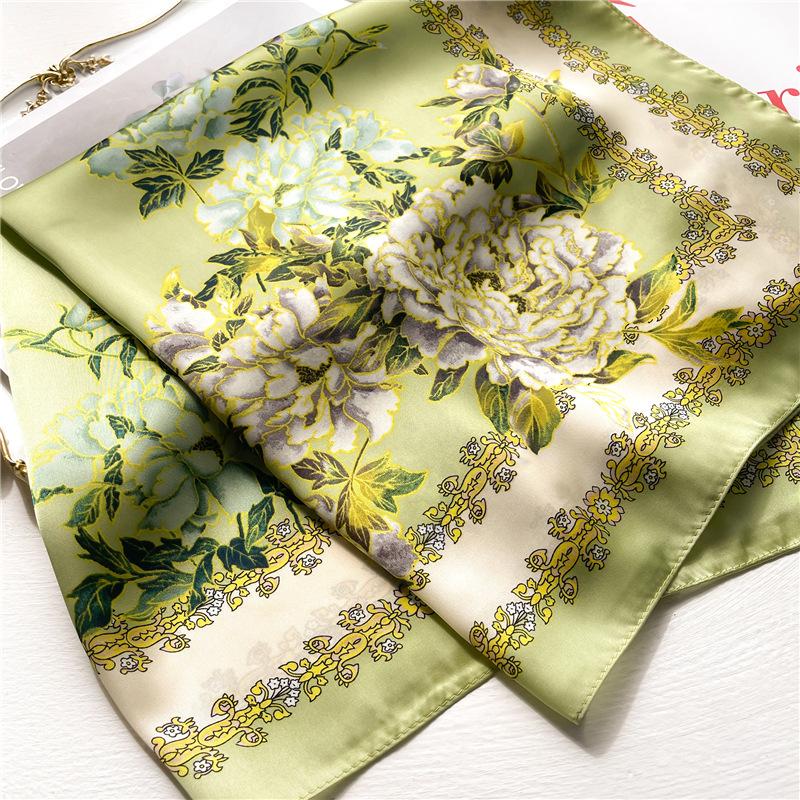 70 * 70cm New Silk Small Square Scarf For Women'S Neck Protection Professional Scarf Versatile Hair Tie Headscarf Scarf