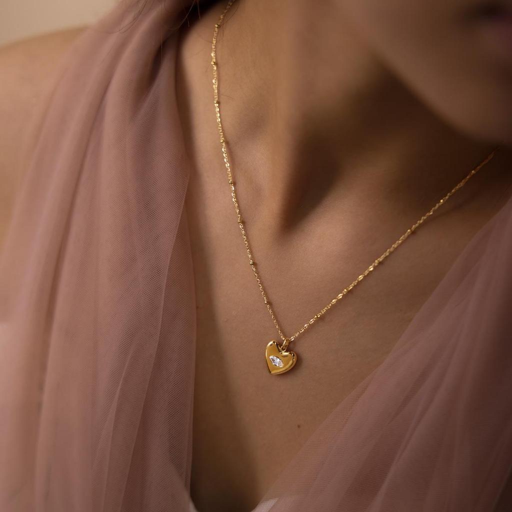 Wanxing 18K Gold-Plated Stainless Steel Marquise Zircon Devil's Eye Heart Pendant Necklace for Women