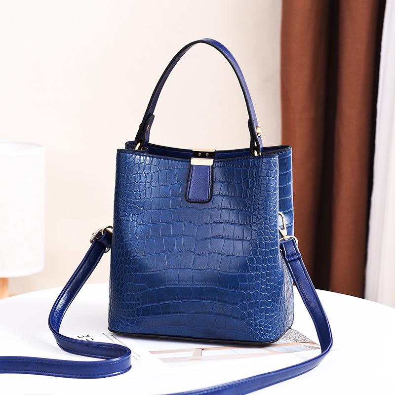 Crocodile Print Shoulder Bag for Women Vintage Luxury PU Leather Handbag Large Capacity Shoulder Bag Advanced Crossbody Bag for Women