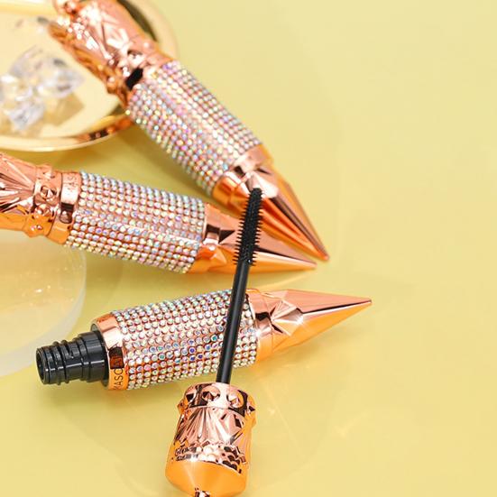 Прочная водостойкая 3D-тушь с естественным эффектом для макияжа