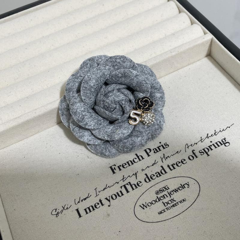 Korean Fabric Camellia Brooches For Women Handmade Flower Lapel Pins Elegant Clothing Jewelry Accessories Corsage