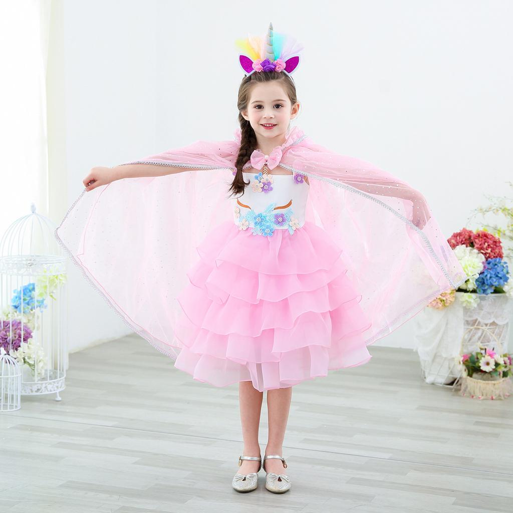 Halloween cape children's cape costume girls Frozen Princess Elsa wearing a witch cape