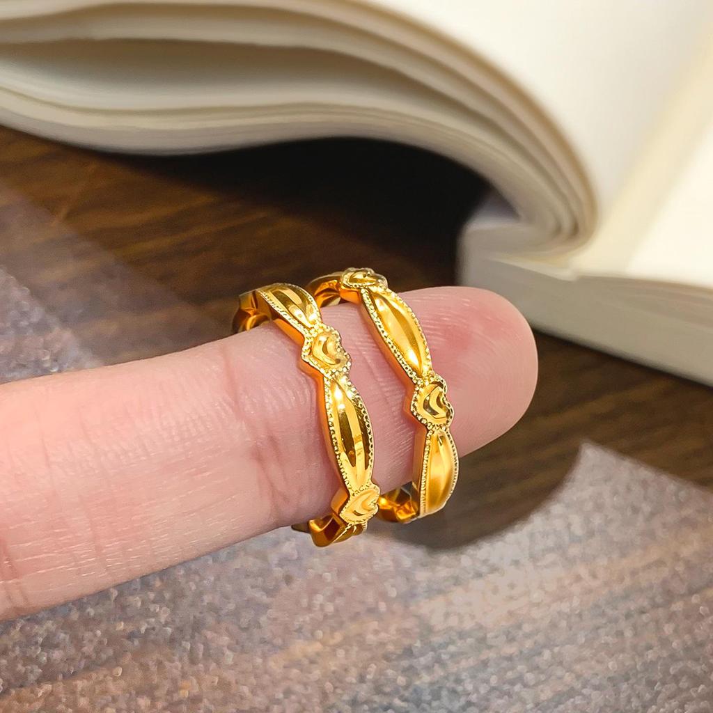 New Chinese Style Gold Heart Closed Ring: Elegant High-End Simple Band Jewelry