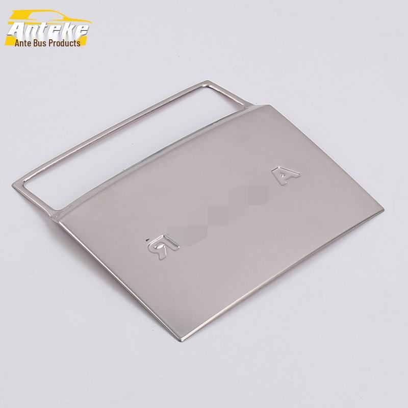 Отделка USB-порта и прикуривателя заднего ряда для 18 URV