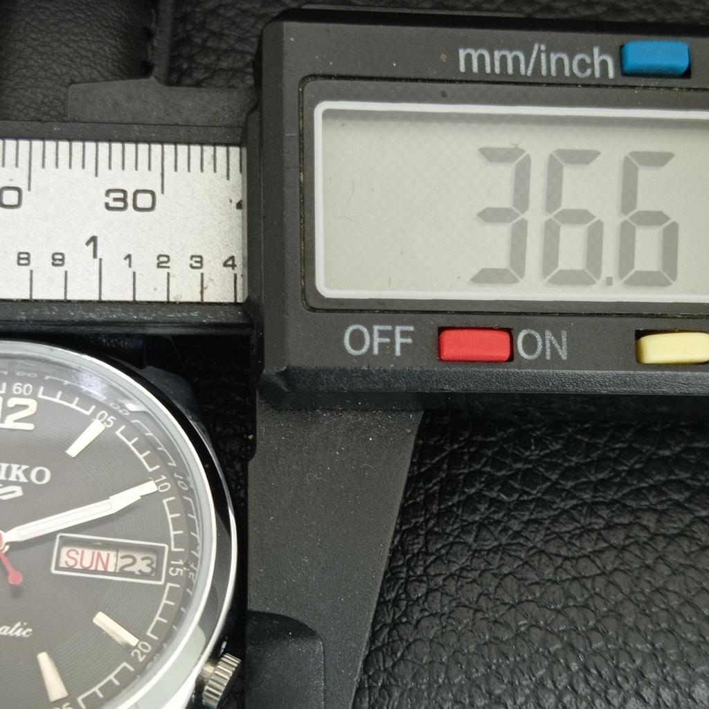 ВИНТАЖНЫЕ АВТОМАТИЧЕСКИЕ SEIKO 5 ВОССТАНОВЛЕННЫЕ ЯПОНСКИЕ МУЖСКИЕ ЧАСЫ С ЧЕРНЫМ ЦИФЕРБЛАТОМ a445486-1
