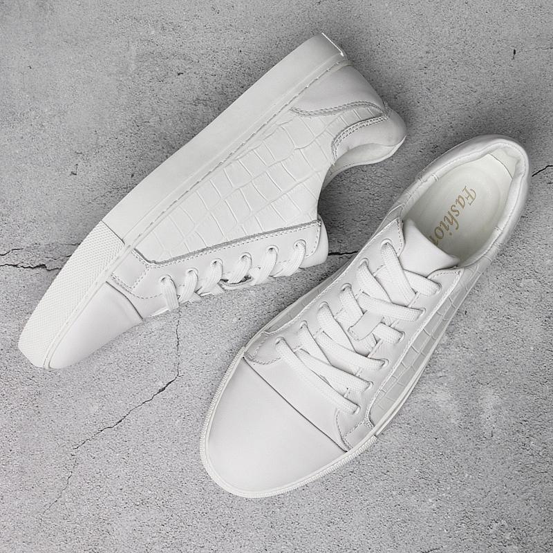 Мужские кроссовки из натуральной кожи Стильная формальная обувь для скейтборда Досуг Прогулки Мужские теннисные кроссовки Новые Удобные Простые Прогулочные туфли