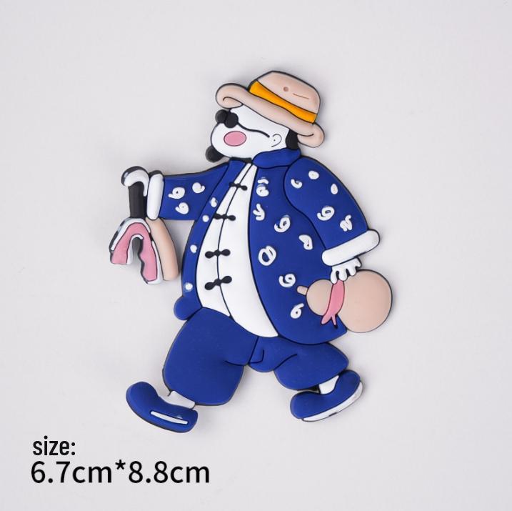 Украшение торта ко Дню матери: Милые елочные игрушки «Мама и лучшая подруга» - Утка-звезда интернета, подключаемая к розетке.