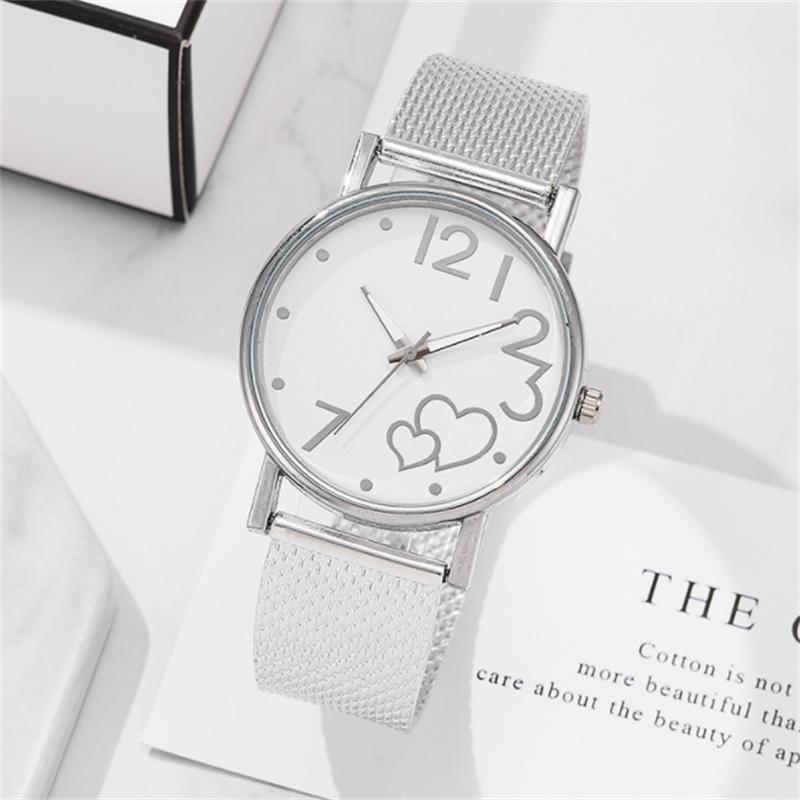 Women's Leisure Fashion Network Women's Watch with Love Shape Quartz Wrist Watch