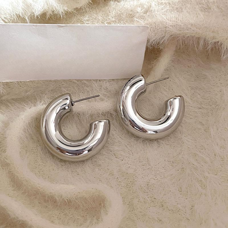 S925 Silver Needle Geometric Circle Earrings Simple Fashion All-matching Studs Niche Design Premium Ear Earrings