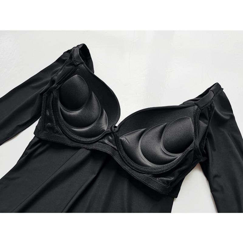 Заверните и отрегулируйте форму спины. Бюстгальтер с гладкой поверхностью, длинными рукавами и снизу со стальными кольцами. Наденьте сексуальное нижнее белье снаружи.