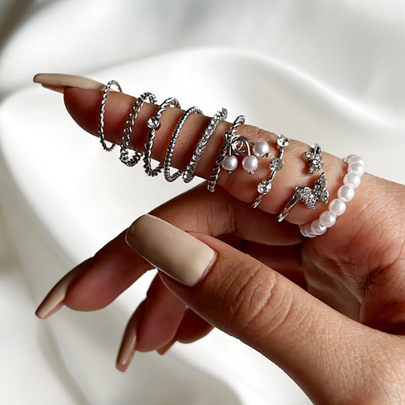 Fashion Hollow Butterfly Ring Set 9PCS Elegant Vintage Crystal Women Finger Cute Pearl Jewelry Wedding Party Gift