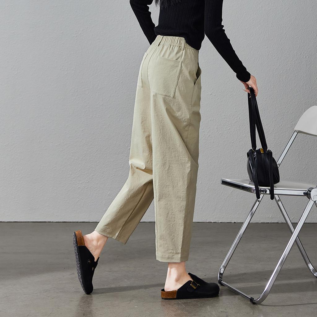 Minimalist commuting casual harem pants for women in spring 2026, fashionable, loose and versatile, slimming and sickle shaped nine inch pants