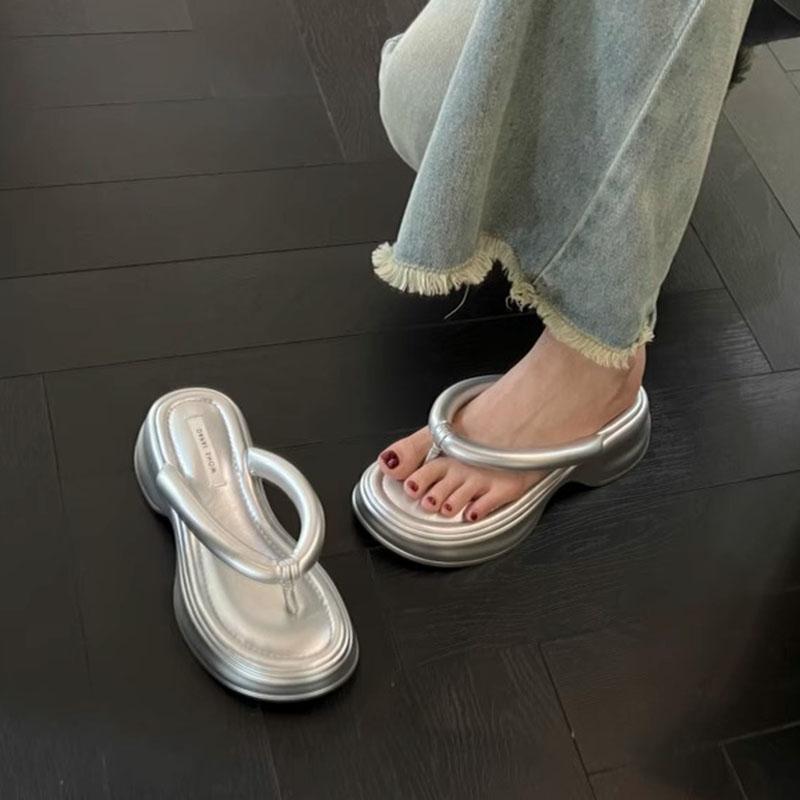 Дизайнерские летние шлепанцы на толстой подошве, женские модные элегантные шлепанцы с перемычкой между пальцами, на платформе и толстом каблуке, женские пляжные сандалии