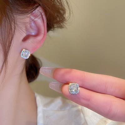 Серебряные игольчатые серьги-гвоздики Personality Simple с бриллиантами и цирконами