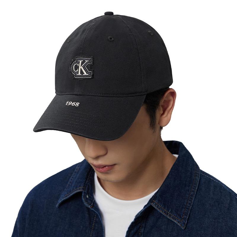 Calvin Klein Модная вышитая нашивка, 100% хлопок, хлопковый козырек, бейсболка, унисекс, парный стиль, угольно-черный 4D5111G-8MN