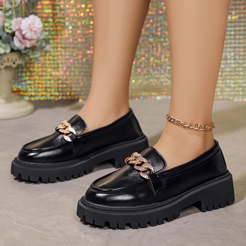 Мода Модные лоферы на платформе с цепочкой и декором Женские черные туфли из искусственной кожи на плоской подошве в стиле колледжа Однотонные туфли для женщин