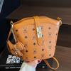 2025 New Niche Design Fashionable Temperament Classic Printed Bucket Bag Commuter Versatile Women's Casual Messenger Bag