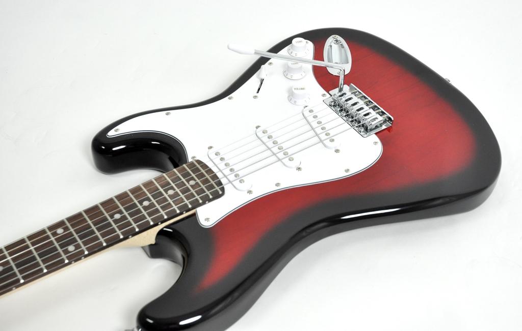 Электрогитара PhotoGenic ST Type Red Sunburst гаечный ключ ST-180/RDS [В комплект входят мягкий чехол/защитный чехол/регулировка]